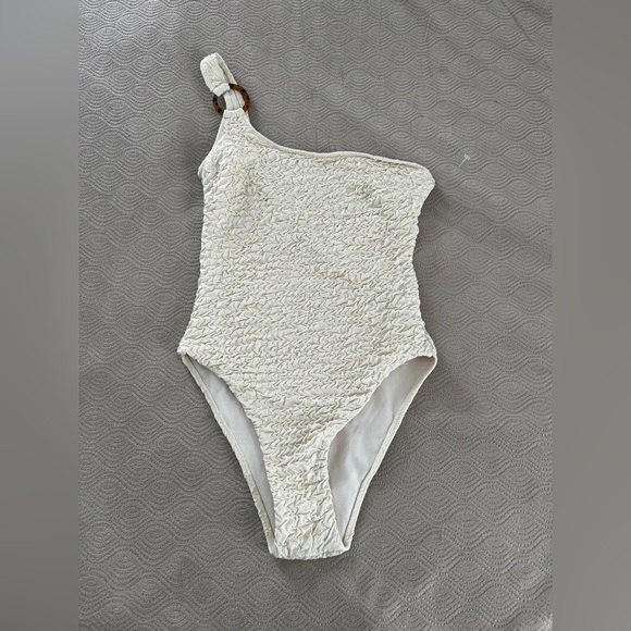 🆕 Free People Juillet Jessi One-Shoulder crinkle Cream Swimsuit size medium - Picture 9 of 14
